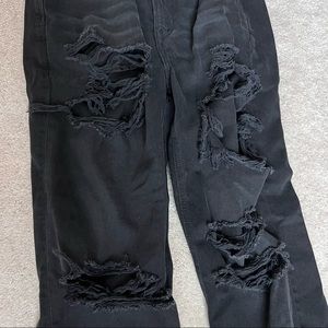 American Eagle Ripped Mom Jean
